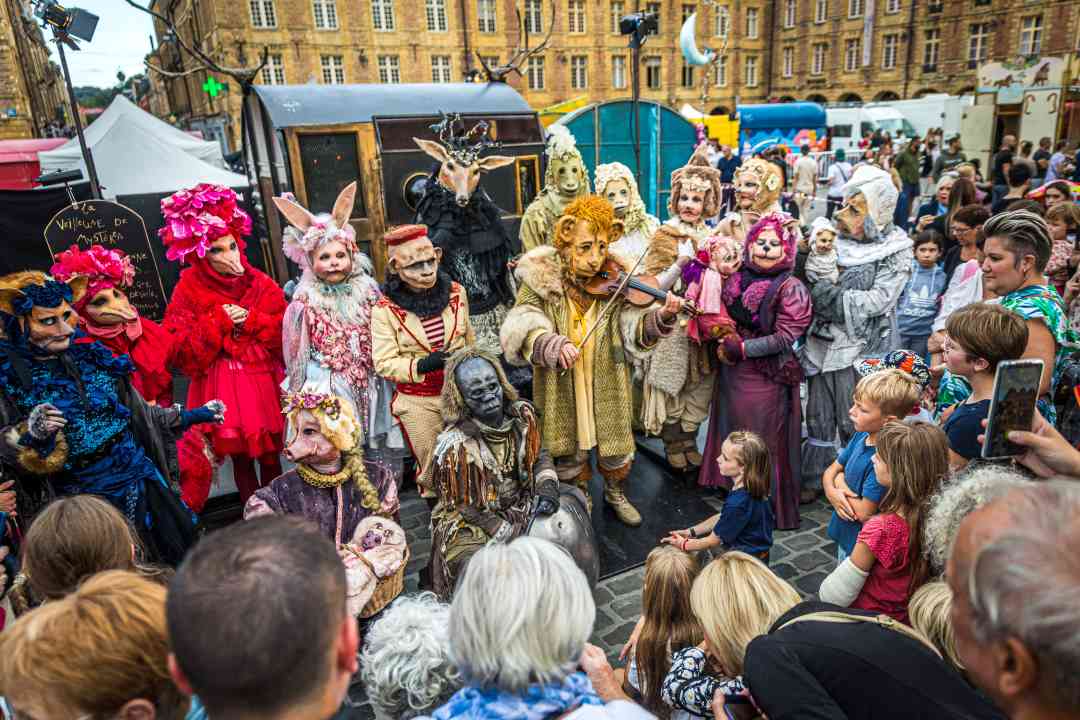 Les Irréels, escena 