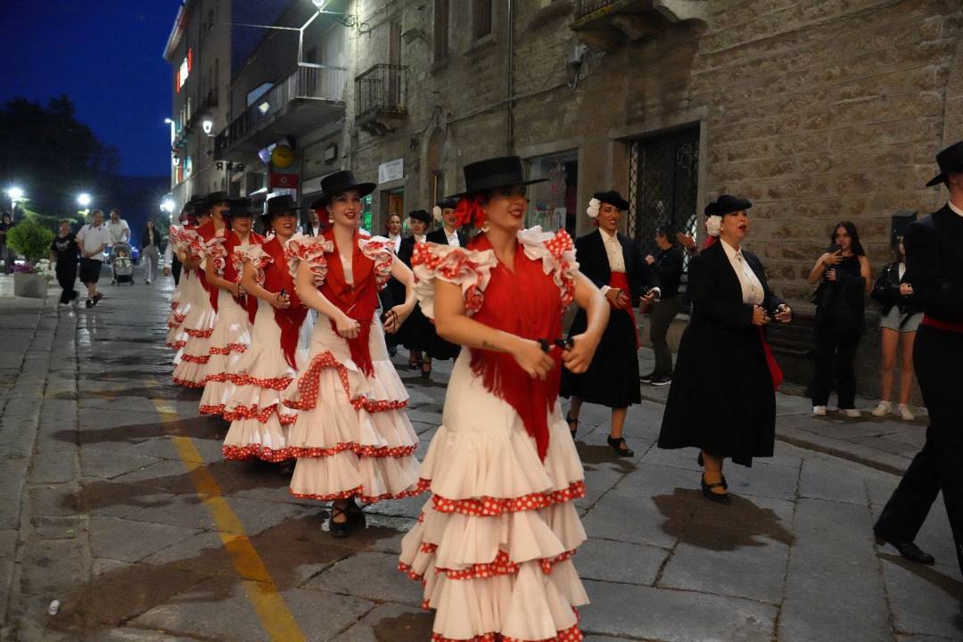 Grupo de Danzas San Rafael Alcaria Desfile grupo San Rafael Alcaria