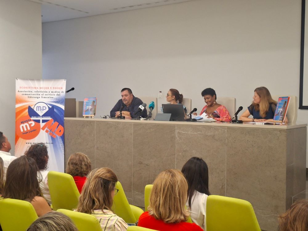 Presentación MP Magazine. Jose Manuel Rosario, Sara PInzi, Maria Piña, M Angeles Mellado en Fundecor