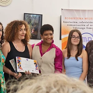 Premio Mujer Referente. Asoc. Mujer y Poder. 