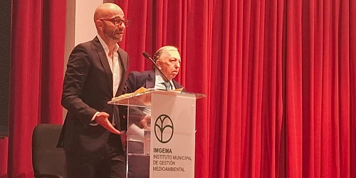 Presentador y Manuel Jimenez