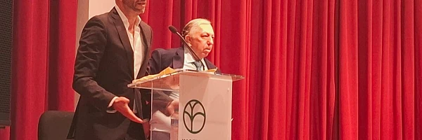 Presentador y Manuel Jimenez
