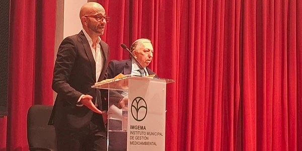 Presentador y Manuel Jimenez